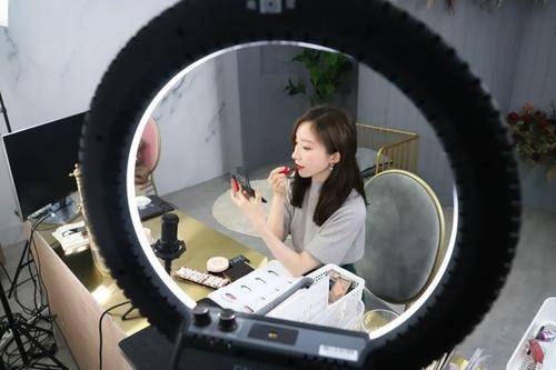 快手直播间怎么进？新手小白也能快速上手的实用攻略
